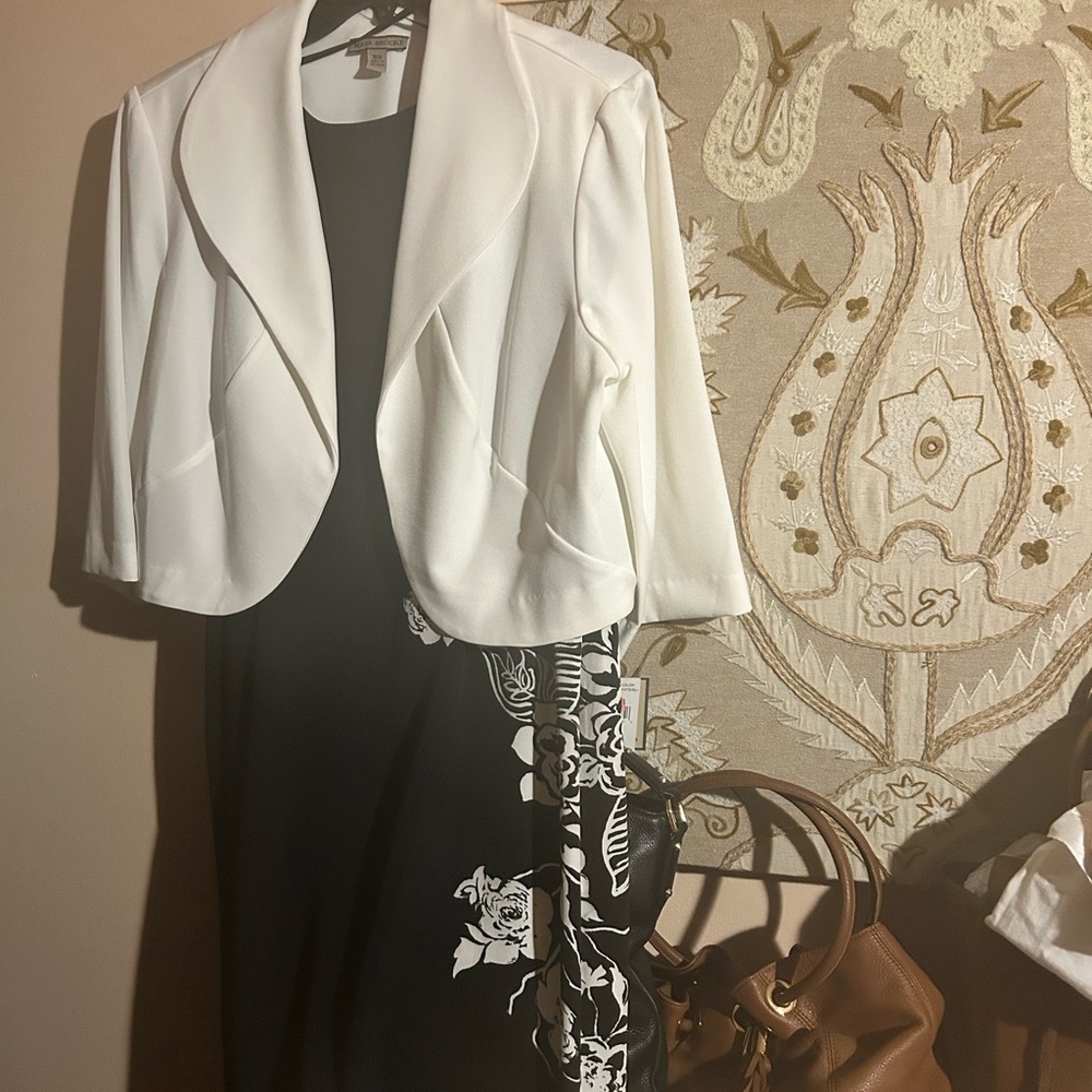 Elegant Black and White Maxi Dress